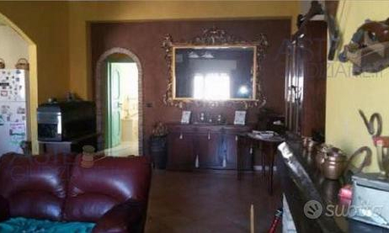 Appartamento A Castr...