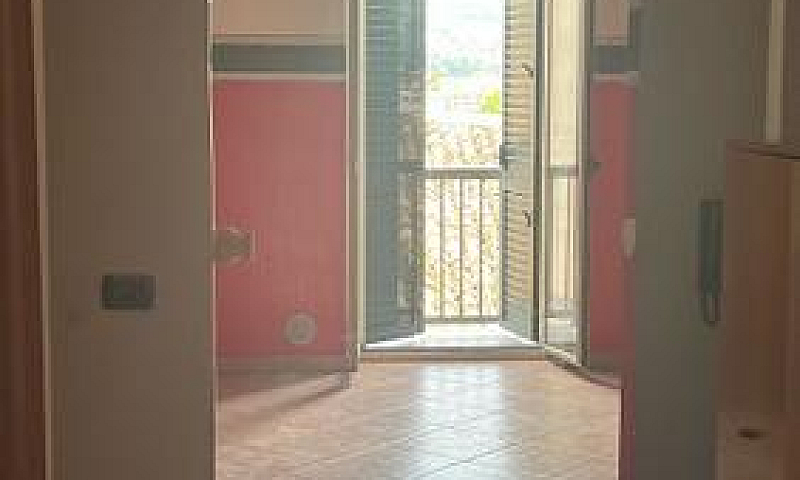 Appartamento A Castr...