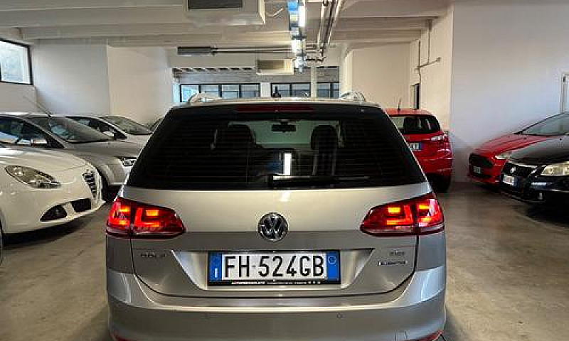 Volkswagen Golf Vari...