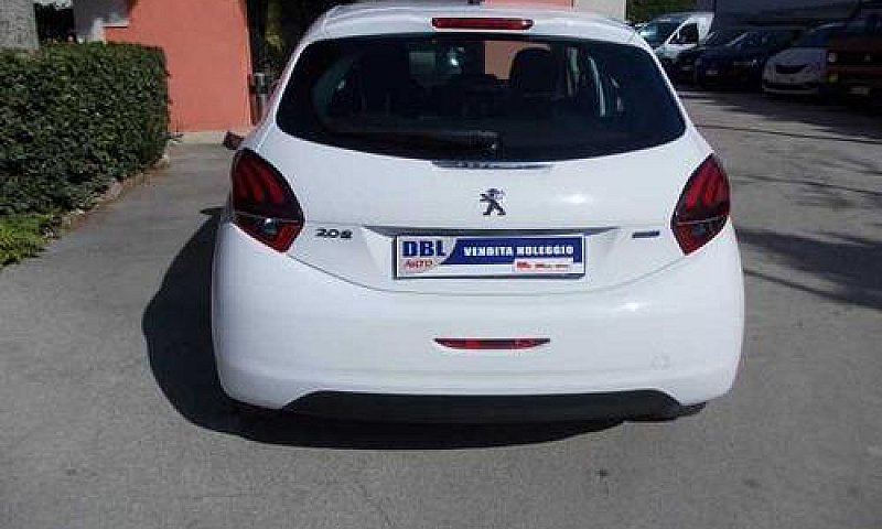 Peugeot 208...
