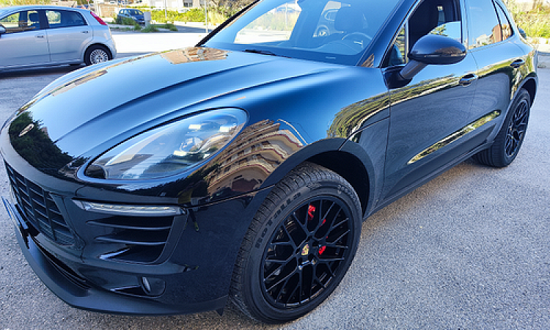 Porsche Macan S...