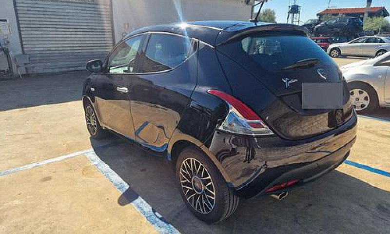 Lancia Ypsilon...