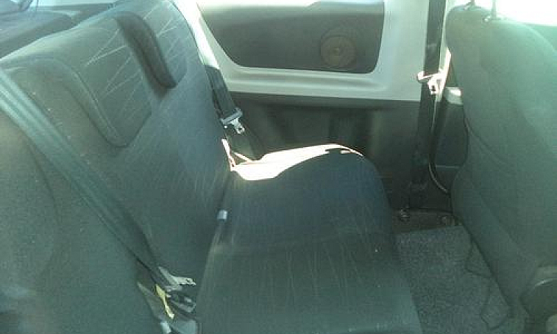 Toyota Yaris 1.3 3 P...