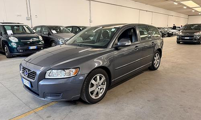 Volvo V50 Drive Pola...