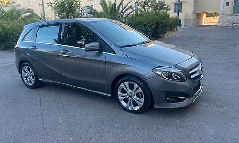 Mercedes-Benz B 180 ...