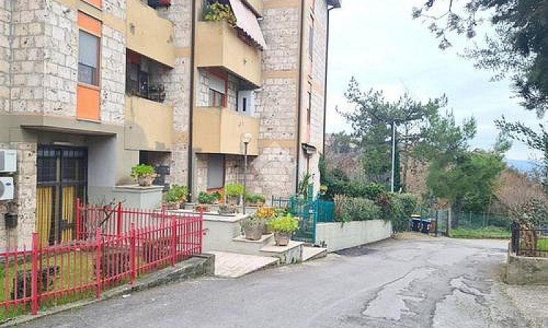 3 Locali A Narni...