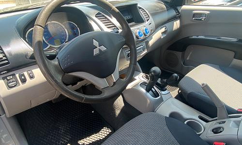 Mitsubishi L200 Dopp...
