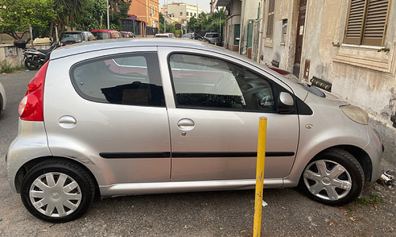 Peugeot 107...