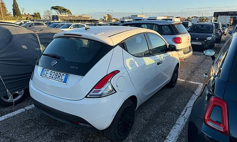 Lancia Ypsilon 1.0 F...