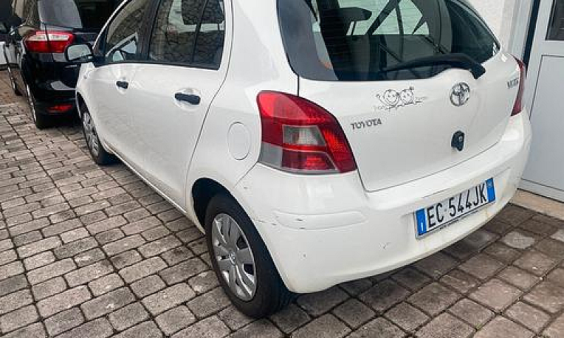 Toyota Yaris 1.0 5 P...