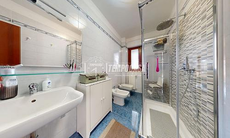 Trilocale Con Terraz...