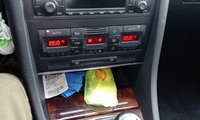 Audi A4 1ª Serie - 2...