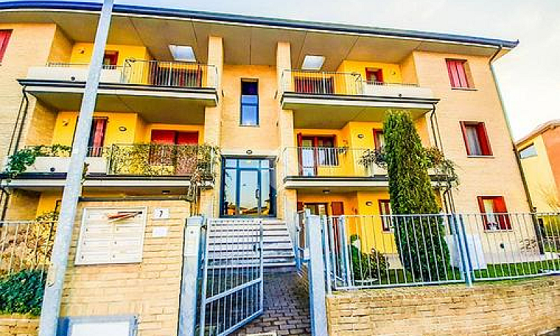 3 Locali A Colorno...