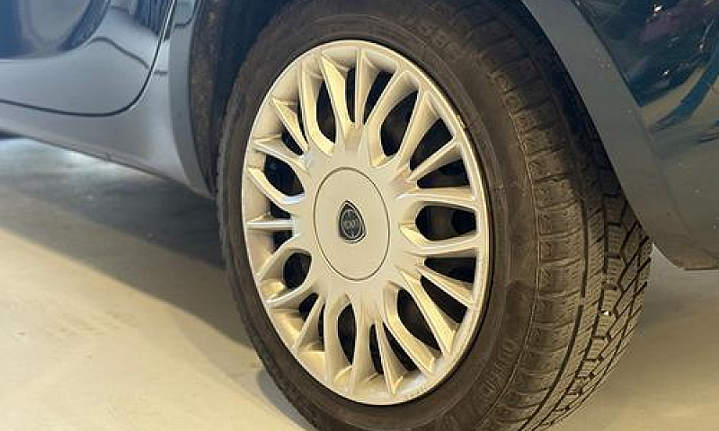 Lancia Ypsilon 1.2 6...
