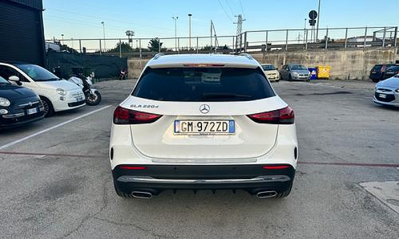Mercedes-Benz Gla 22...