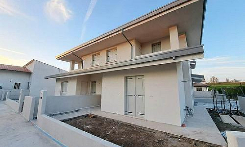 Villa A Schiera A Ro...