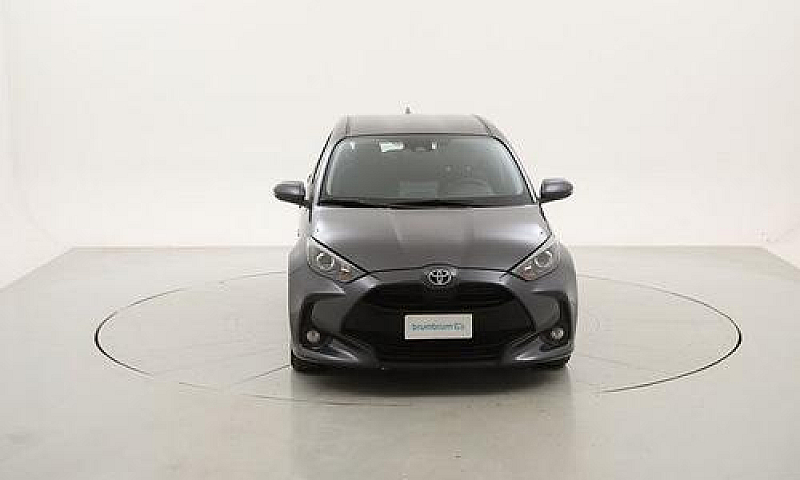 Toyota Yaris Hybrid ...
