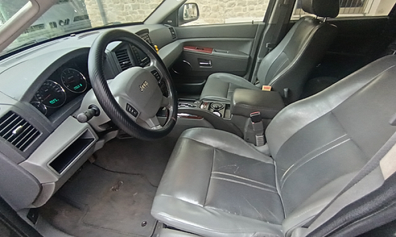 Jeep Grand Cherokee...