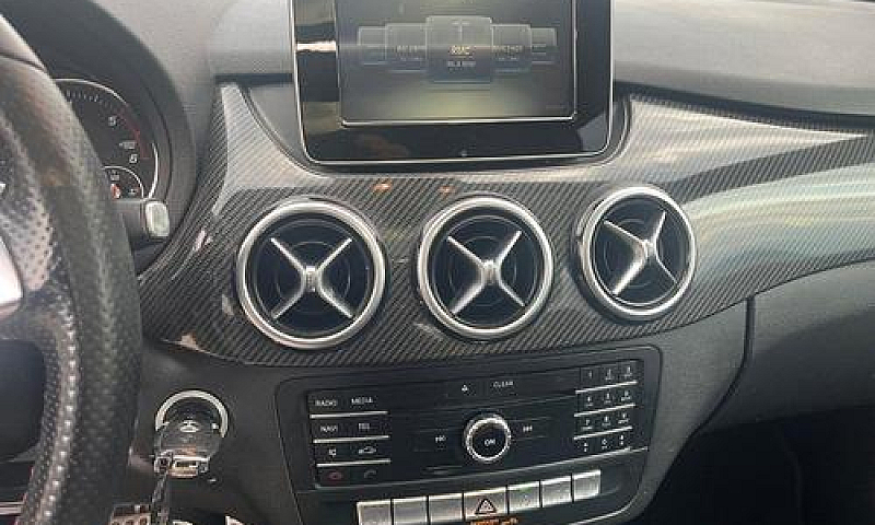 Mercedes-Benz B 200 ...