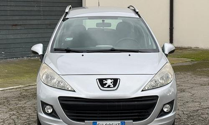 Peugeot 207 1.4 8V 7...
