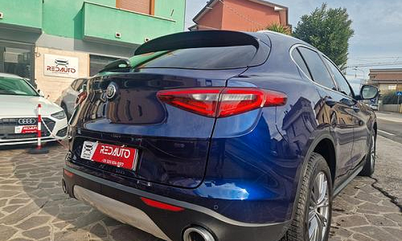 Alfa Romeo Stelvio 2...