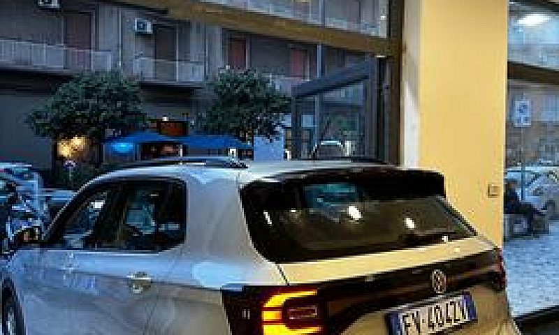 Volkswagen T-Cross 1...