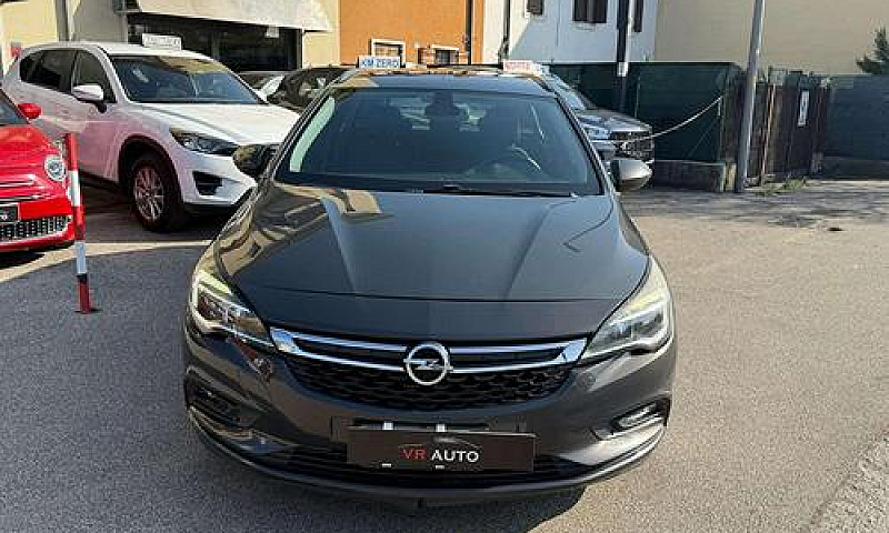 Opel Astra Sports To...