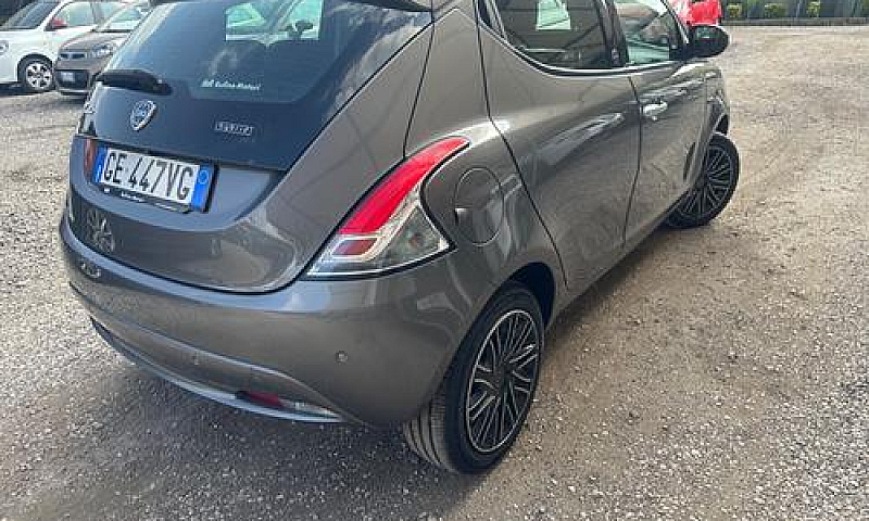 Lancia Ypsilon 1.0 F...
