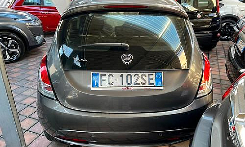 Lancia Ypsilon 1.3 M...