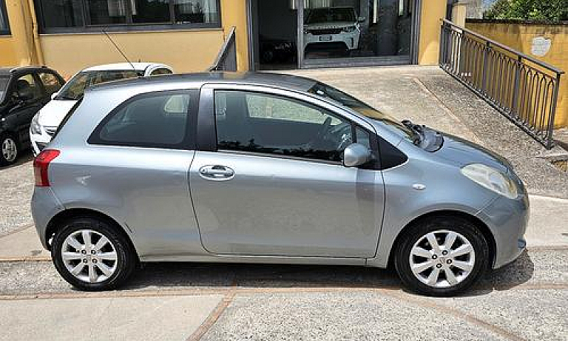 Toyota Yaris 1.3 3 P...