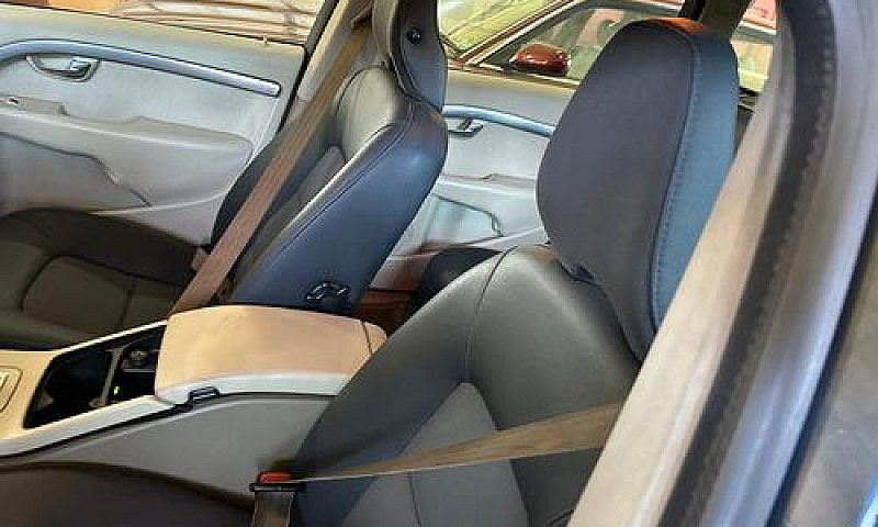 Volvo V70 2.4 D5 Sum...