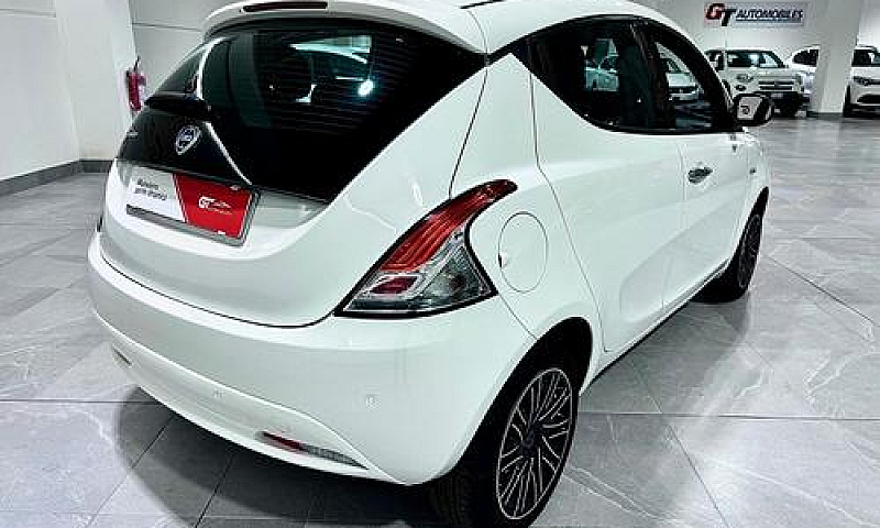Lancia Ypsilon 1.2 6...