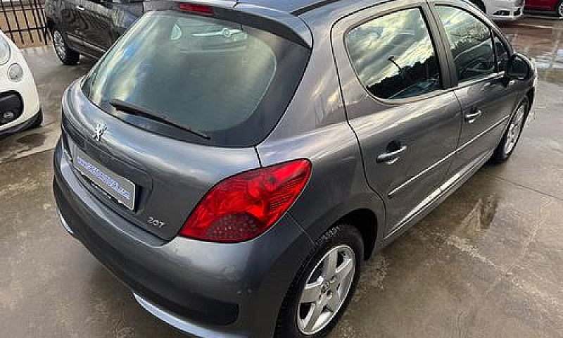 Peugeot 207 1.4 Hdi ...