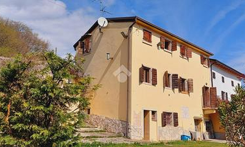 5 Locali A Caprino V...