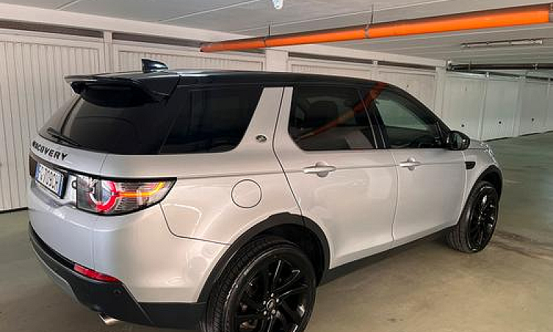Land Rover Discovery...