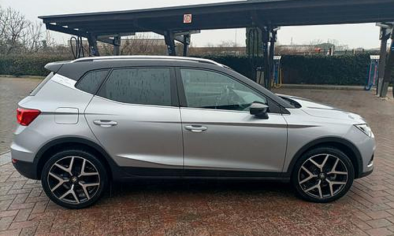 Seat Arona...