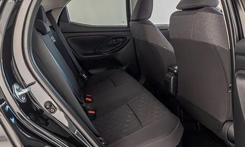 Toyota Yaris 1.5 Hyb...