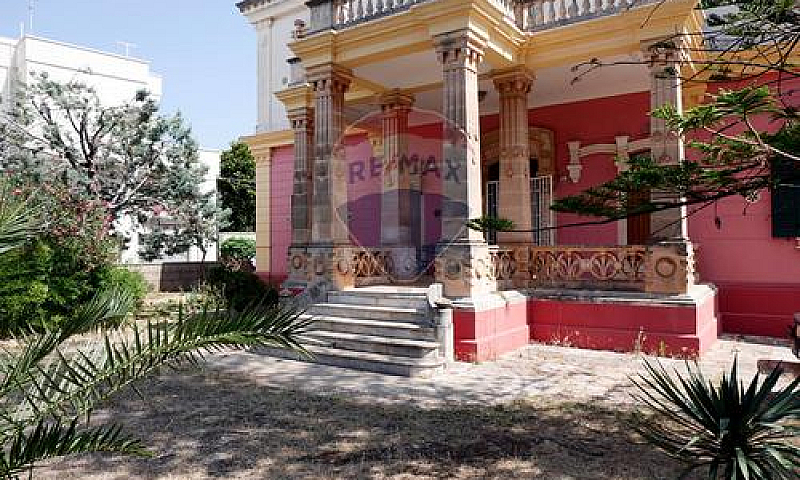 Porzione Di Villa - ...