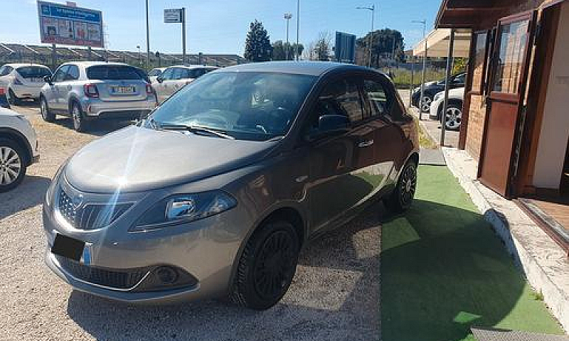 Lancia Ypsilon 1.0 F...