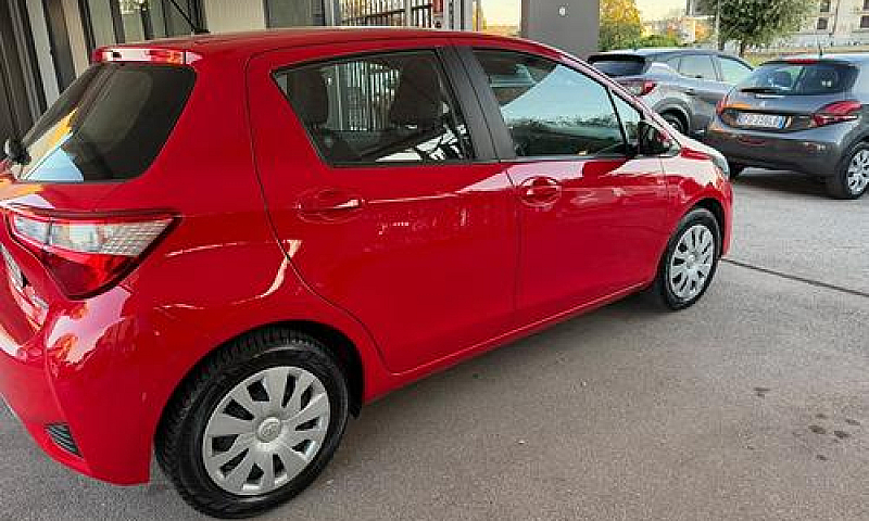 Toyota Yaris 1.5 Hyb...