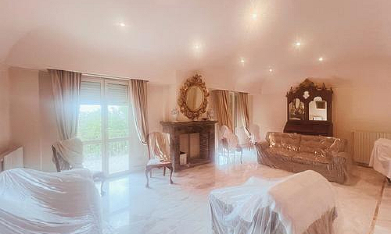 Splendida Villa - Ca...