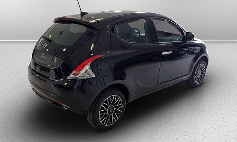Lancia Ypsilon My24 ...