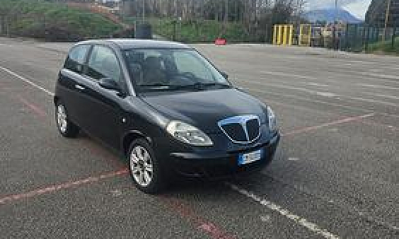 Lancia Ypsilon ...