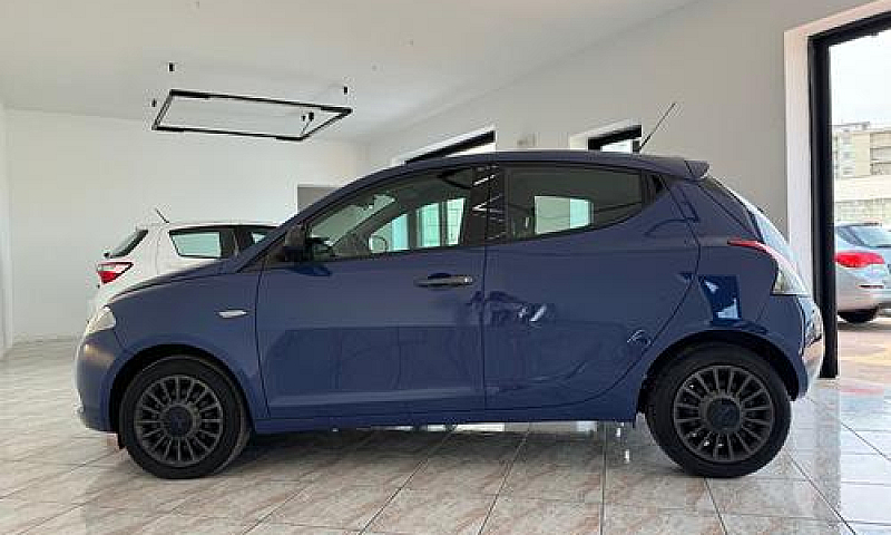 Lancia Ypsilon 1.3 M...