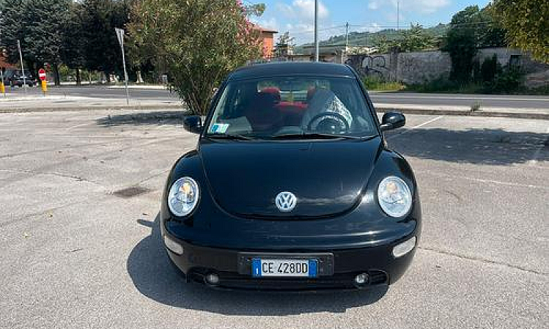 Volkswagen New Beetl...