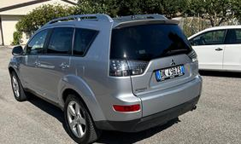 Mitsubishi Outlander...