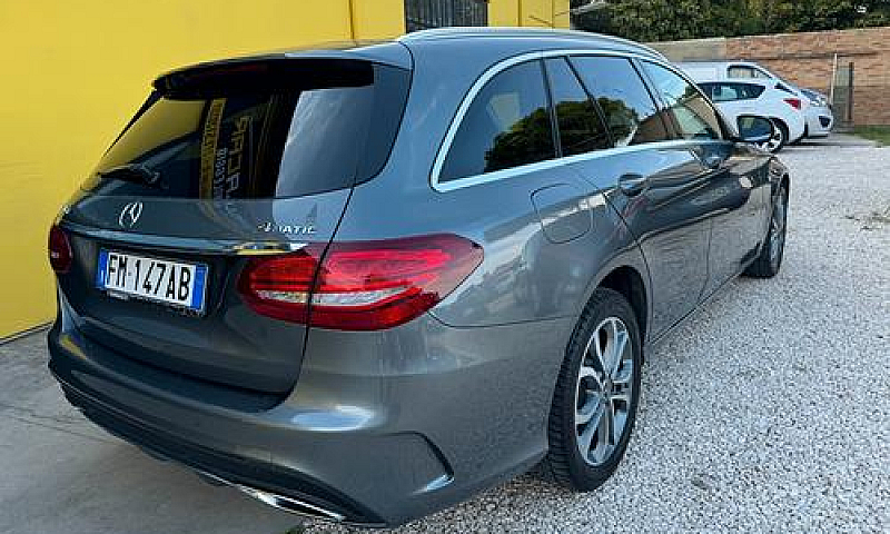 Mercedes-Benz C 220D...