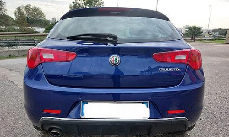 Alfa Romeo Giulietta...
