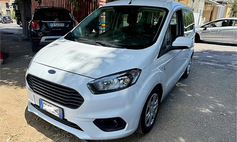 Ford Tourneo Courier...