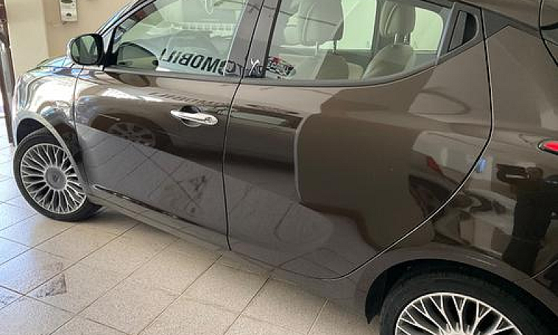 Lancia Ypsilon 1.3 P...